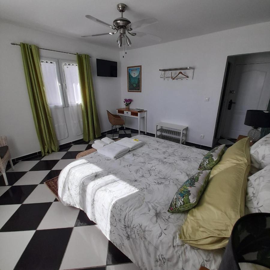 Villa Garriga Le Bois de Nefles  部屋 写真
