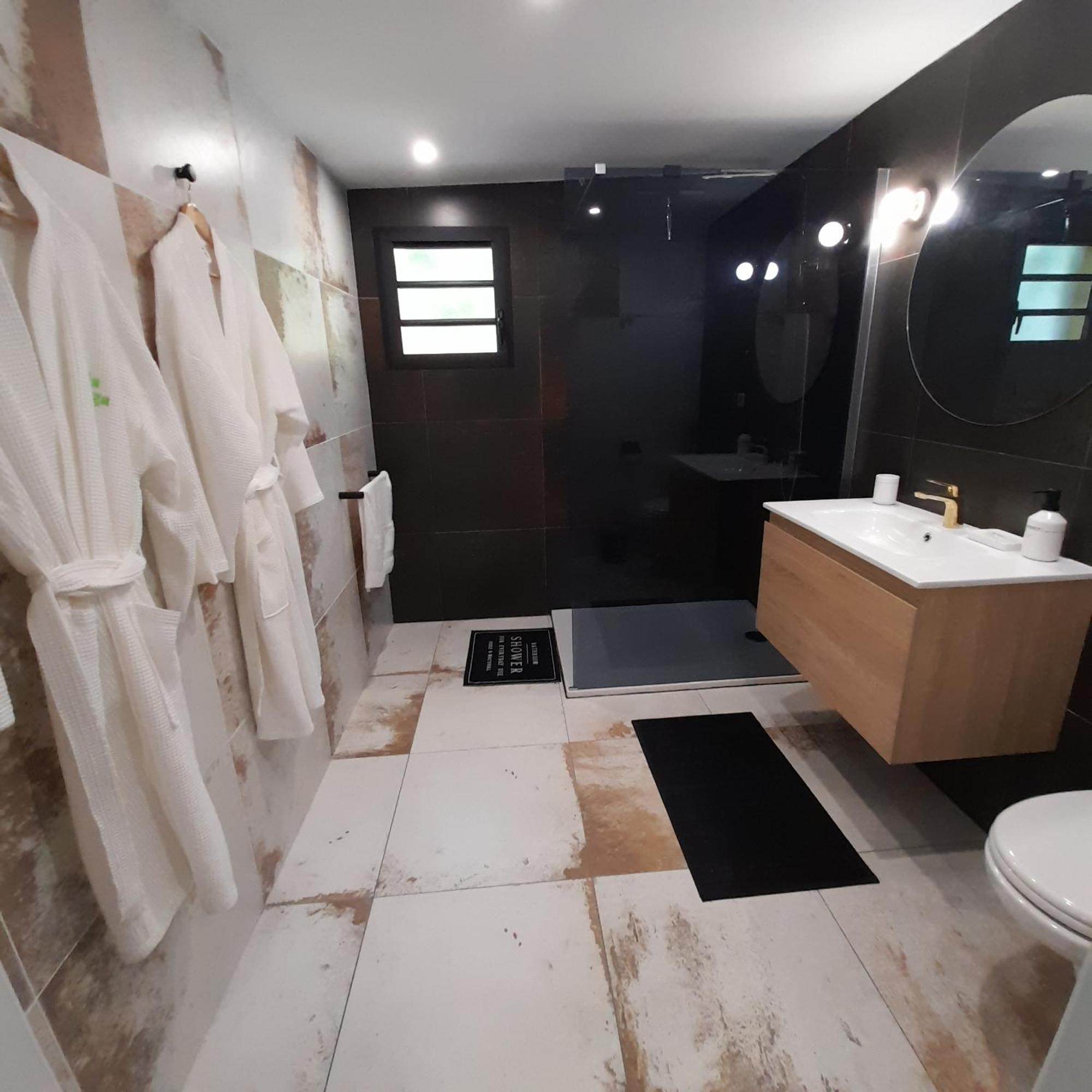 Villa Garriga Le Bois de Nefles  部屋 写真